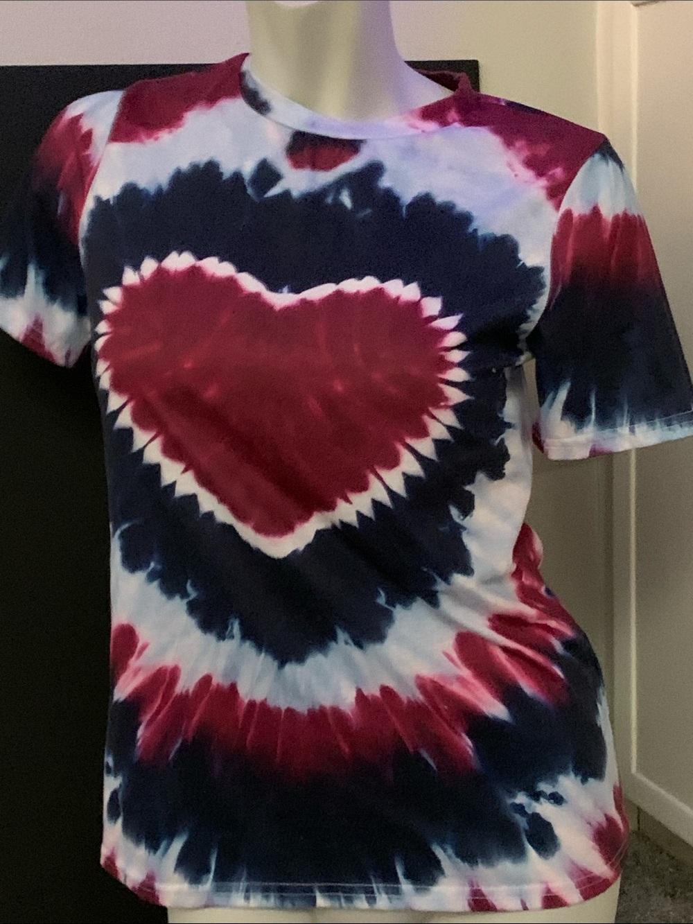 Woman’s Tie-Dye Heart Tee - Navy,pink & White